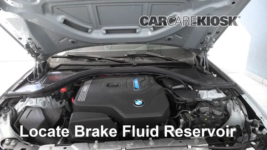 2023 BMW 330e xDrive 2.0L 4 Cyl. Turbo PHEV Liquide de frein